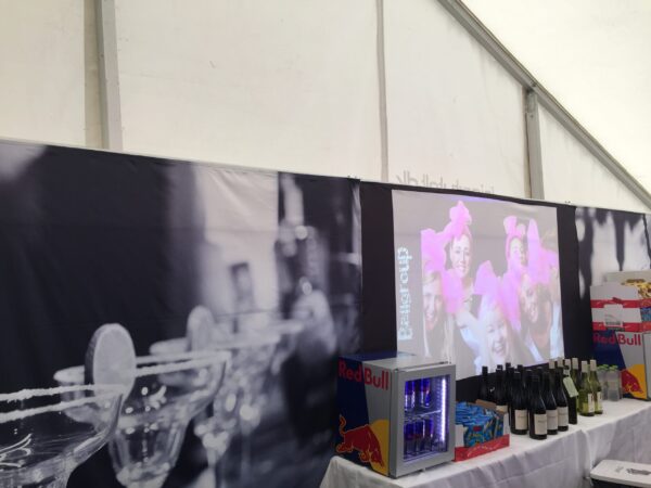 Banner med projektor felt, 200x220 cm (bxl)