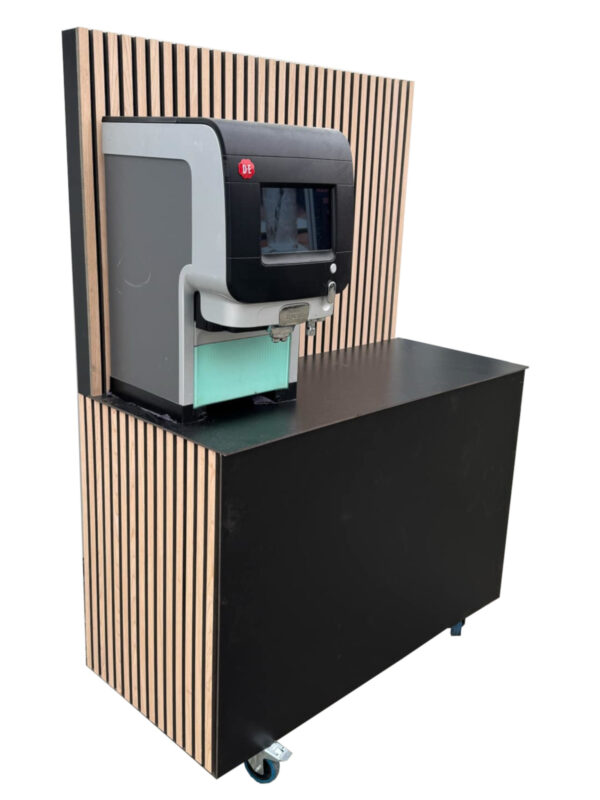 Kaffebar inkl. kaffeautomat samt 100 kopper kaffe/Kakao